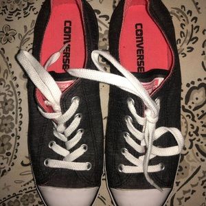 Size 7 perfect condition converse shoes